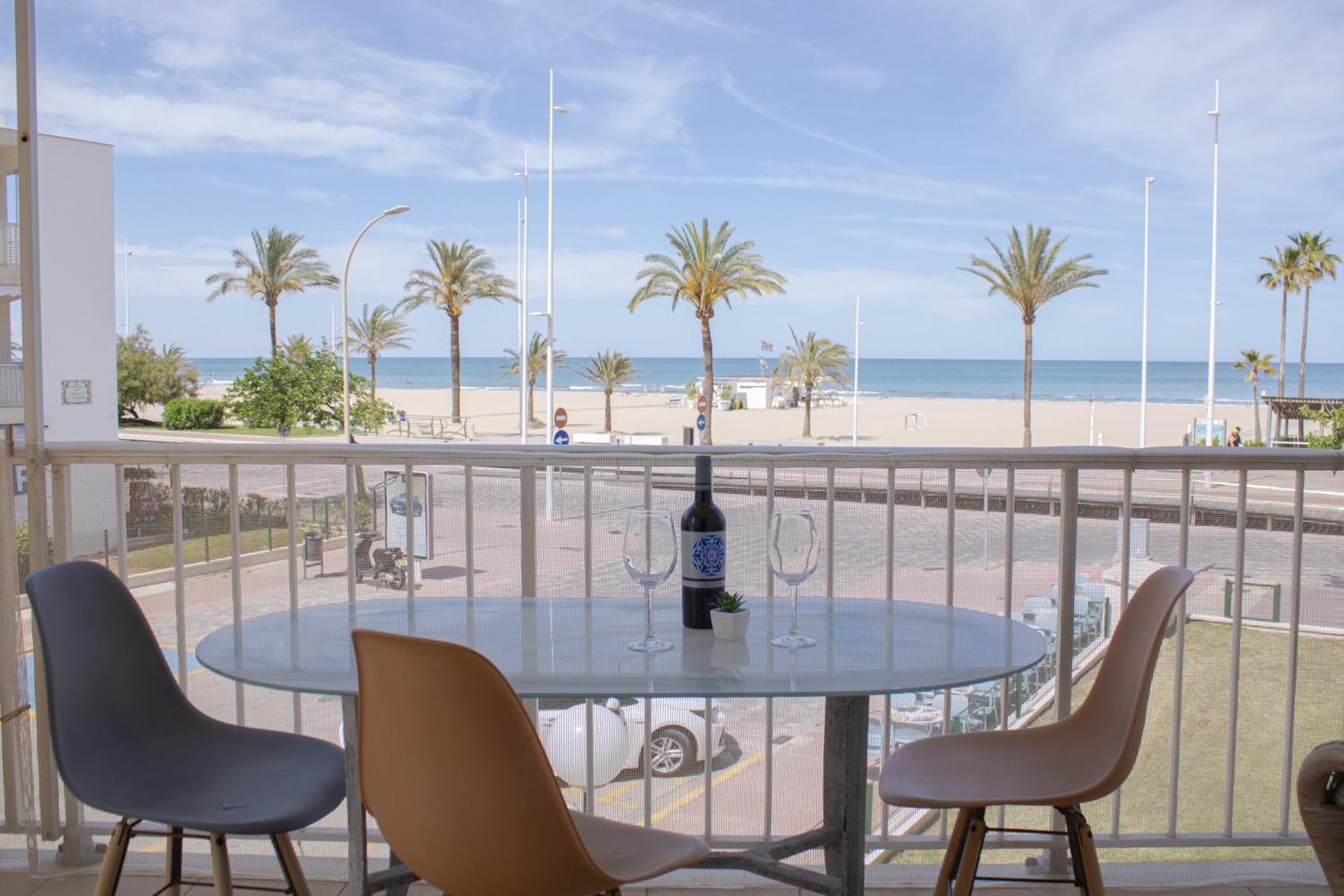 Precioso Apartamento En 1º Linea De La Playa De Gandia Solo Familias Luaran gambar